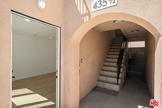 435 W Elk Ave in Glendale, CA - Building Photo - Building Photo