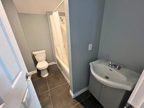 129 Colborne St in Chatham, ON - Building Photo - Building Photo