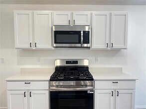 3433 Little Creek Dr in Mustang, OK - Building Photo - Building Photo