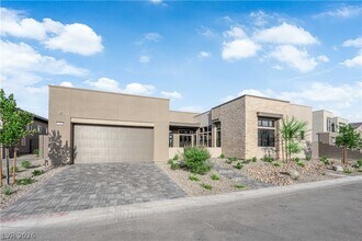 4792 Outlook Peak St in Las Vegas, NV - Foto de edificio - Building Photo