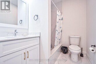 133 Hillsview Dr in Richmond Hill, ON - Building Photo - Building Photo