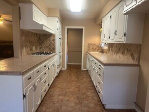 515 Melrose Ct in Tehachapi, CA - Building Photo - Building Photo
