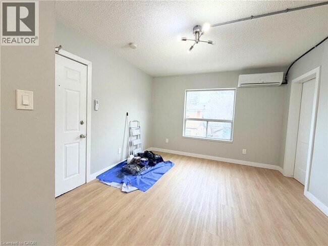 120 Charles St in Hamilton, ON - Building Photo - Building Photo