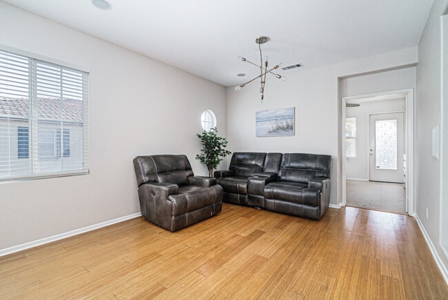 2735 Brighton Ct in Chula Vista, CA - Building Photo - Building Photo