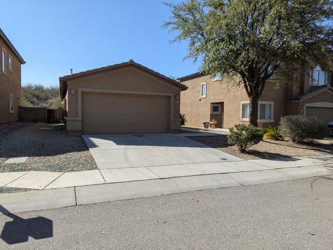 68 N Mail Station Ln in Sahuarita, AZ - Building Photo - Building Photo
