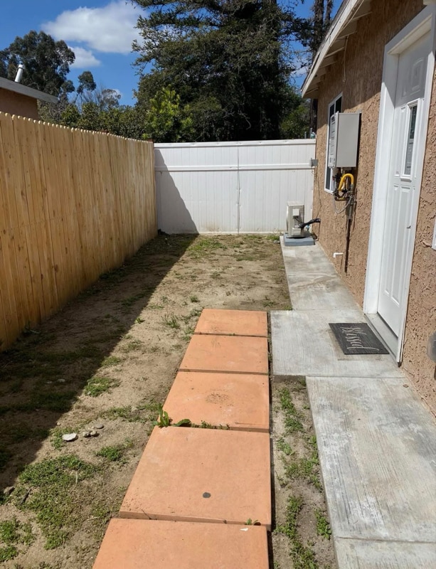 14643 Chatsworth St in Los Angeles, CA - Building Photo - Building Photo