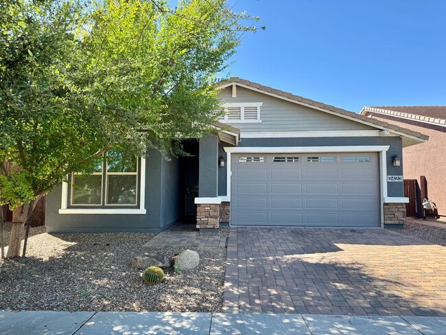 property at 3423 E Strawberry Dr