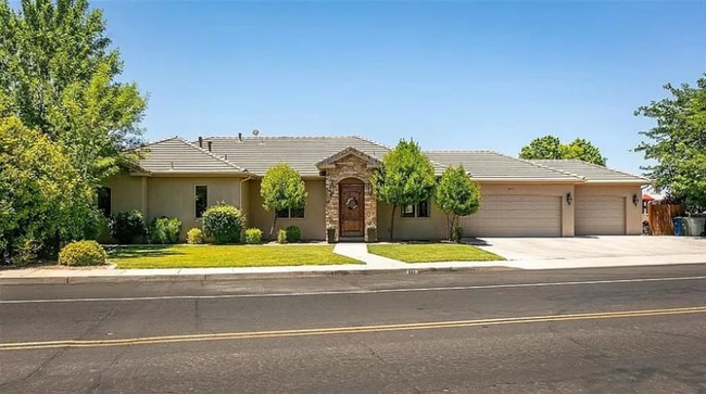 897 Country Ln in Santa Clara, UT - Building Photo - Building Photo