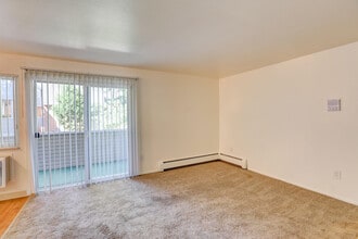 Heritage Apartments in Arvada, CO - Building Photo - Building Photo