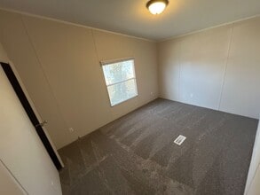 210 N Walnut St in Eldon, MO - Building Photo - Building Photo