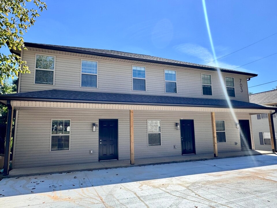 703 E Mt Vernon St in Somerset, KY - Building Photo