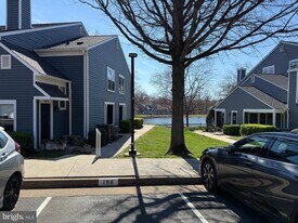 5866 Orchard Hill Ct in Clifton, VA - Building Photo