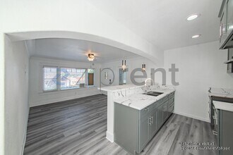 1914 N Thomas St in Los Angeles, CA - Foto de edificio - Building Photo