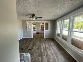 2045 N Maplewood Ave in Tulsa, OK - Building Photo - Building Photo