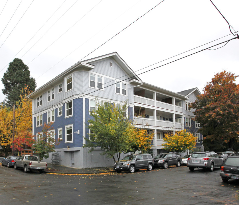 The Claire Apartments in Portland, OR - Building Photo