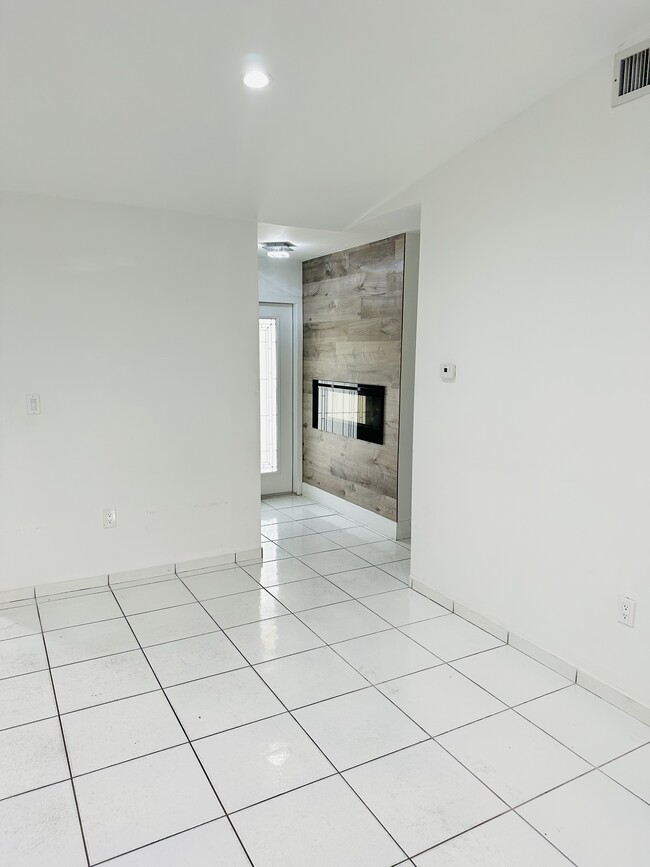 14050 SW 55th St in Miami, FL - Building Photo - Building Photo