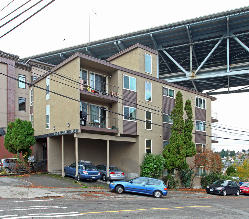 Eastlake East Apartments in Seattle, WA - Building Photo