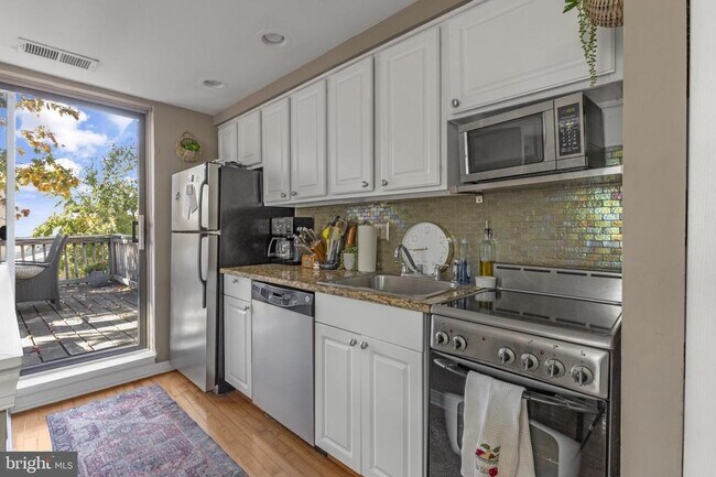 1102 N 4th St in Philadelphia, PA - Building Photo - Building Photo