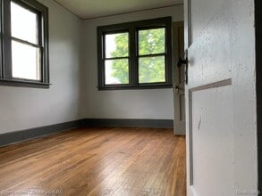 2286 W Philadelphia St in Detroit, MI - Building Photo - Building Photo
