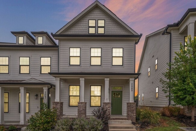 property at 2085 Oakwood Ave