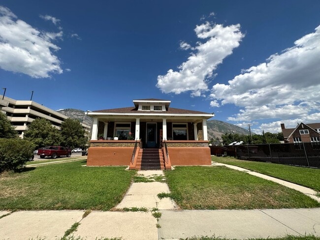 property at 124 E 100 S St