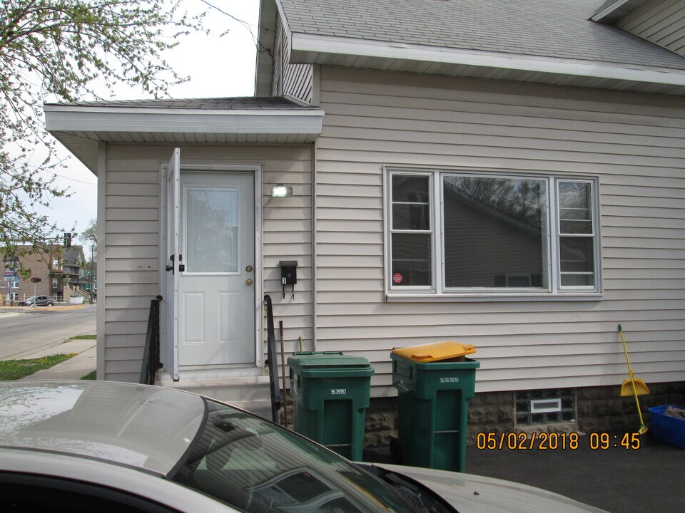 26 N Center St, Unit #1 Center in Joliet, IL - Foto de edificio