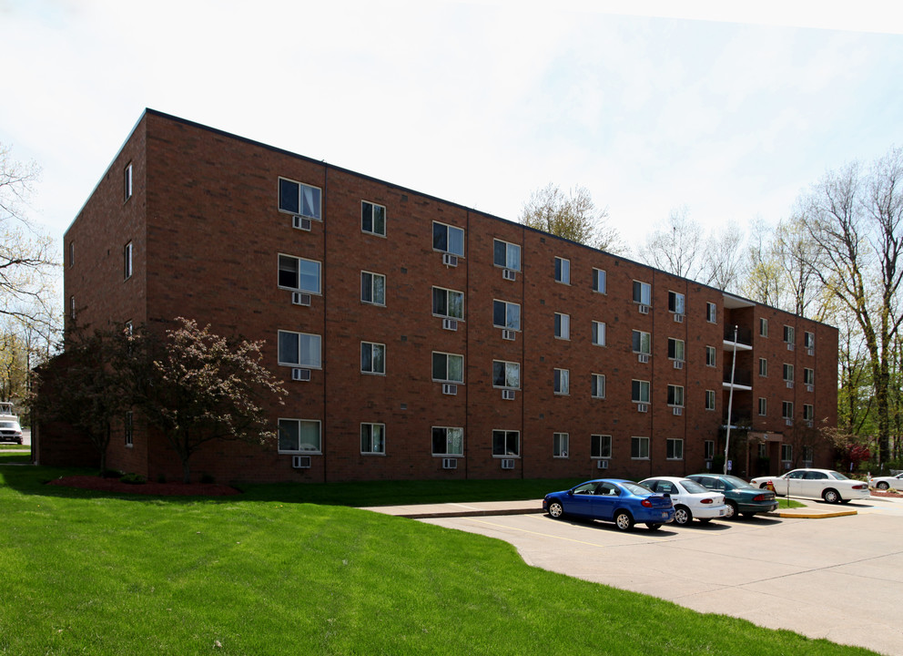 Andrews Place in Mentor, OH - Building Photo