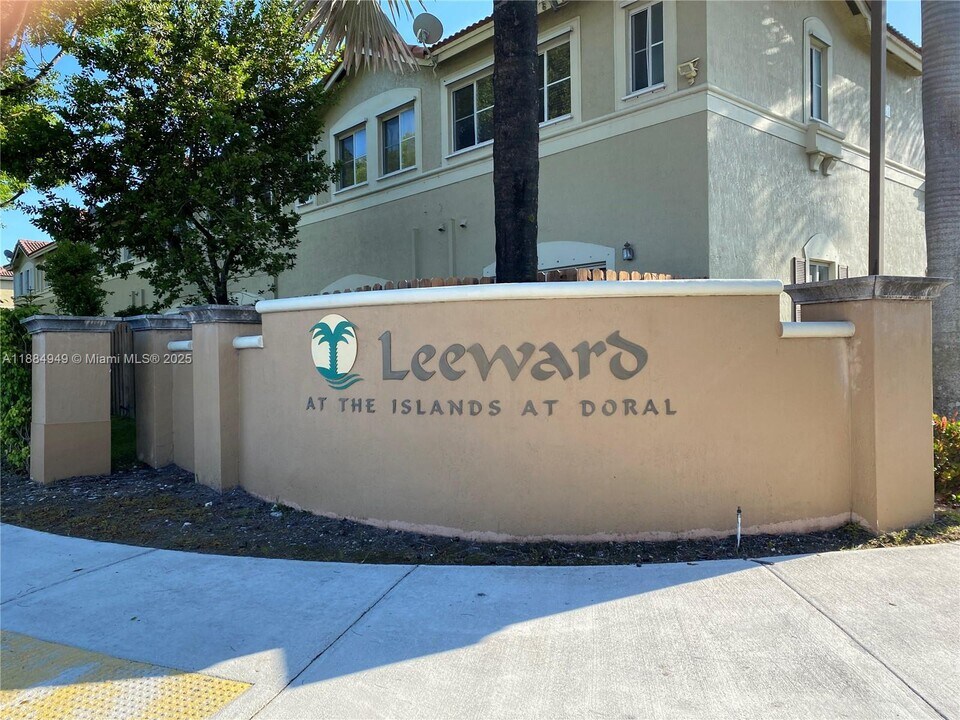8244 NW 107th Path in Doral, FL - Building Photo