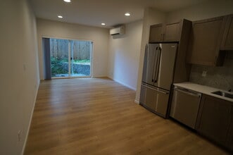 3631 1st Ave NW in Seattle, WA - Foto de edificio - Building Photo