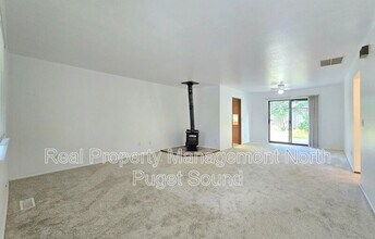 9033 244th St SW in Edmonds, WA - Building Photo - Building Photo