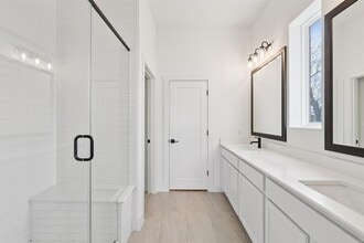 8760 Wellspring Loop in Round Rock, TX - Building Photo - Building Photo