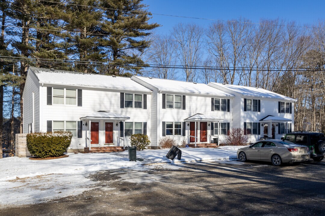 1 Oakwood Ter in Brunswick, ME - Building Photo