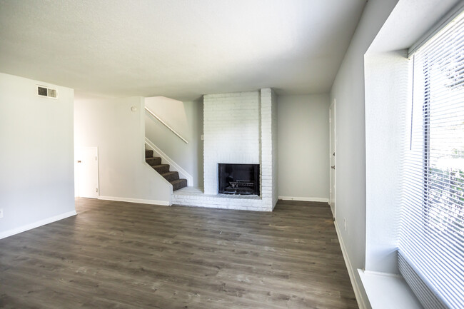 Carrington Townhomes in Jackson, MS - Building Photo - Interior Photo