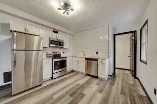 1603 N Cotner Blvd, Unit 2 in Lincoln, NE - Building Photo