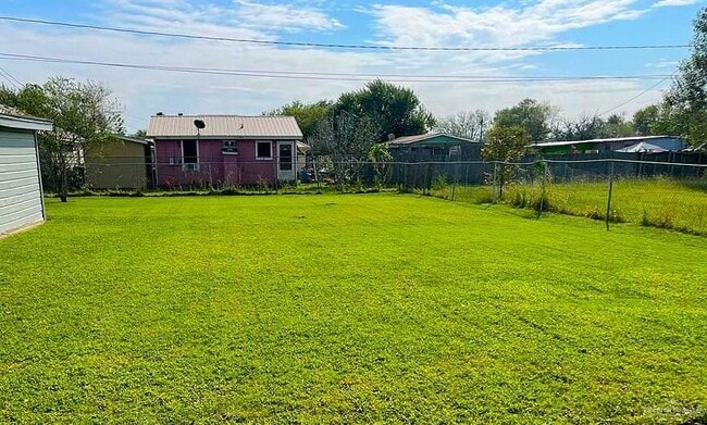 10 Jesus R Cruz in Santa Rosa, TX - Building Photo - Building Photo