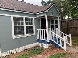 119 E 27th St in Houston, TX - Building Photo