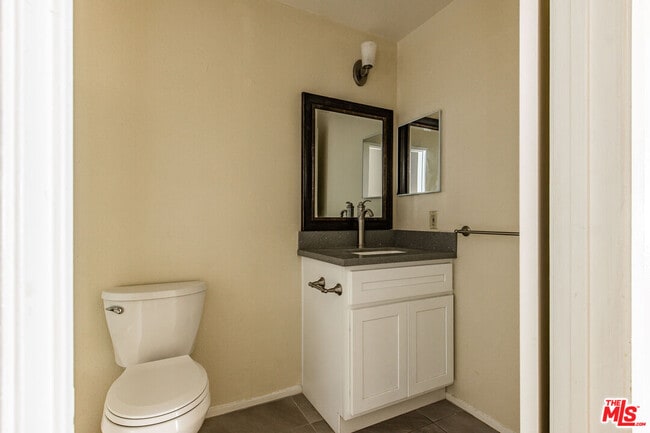 820 S St Andrews Pl in Los Angeles, CA - Foto de edificio - Building Photo