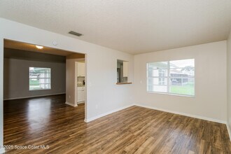 822 7 Gables Cir SE in Palm Bay, FL - Building Photo - Building Photo