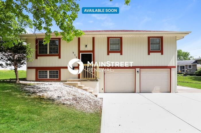 717 N Osage Trail in Independence, MO - Building Photo