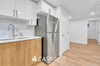 3221 Magpie Link NW in Edmonton, AB - Building Photo - Building Photo