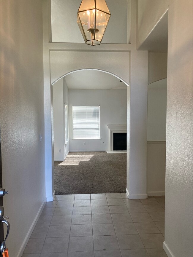 1575 Tulip St in Lemoore, CA - Building Photo - Building Photo