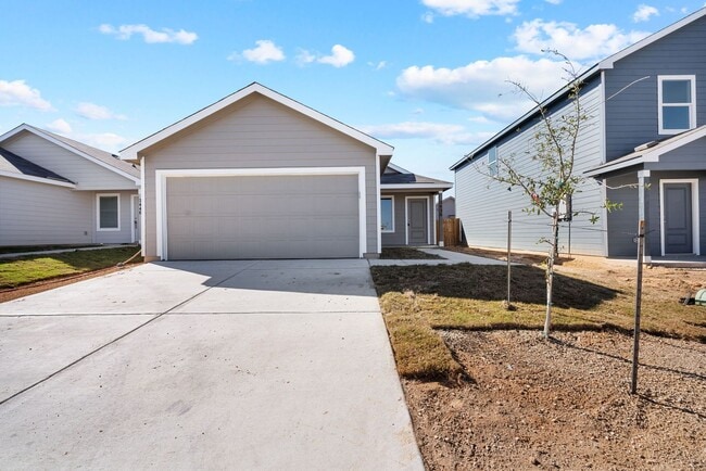 2436 Creek Rd in Canyon Lake, TX - Building Photo - Building Photo