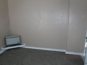 108 N Columbus Ave in Medford, OR - Foto de edificio - Building Photo