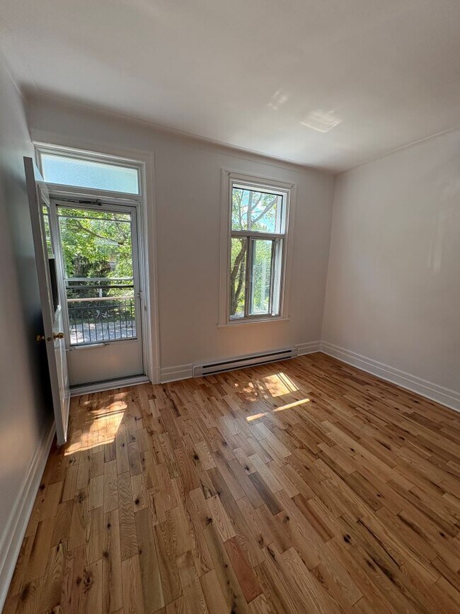 6361 12E Av in Montréal, QC - Building Photo - Building Photo