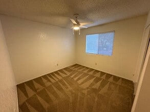 2034 S Cain St in Visalia, CA - Building Photo - Building Photo