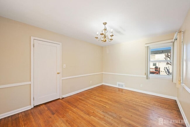 298 Newark Ave in Union, NJ - Building Photo - Building Photo