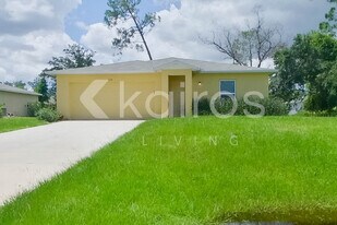 1233 Huntington St in North Port, FL - Building Photo