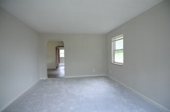 5070 Anderson Pl, Unit 4 in Cincinnati, OH - Building Photo - Building Photo