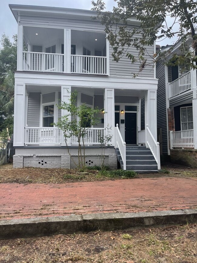 property at 405 E Duffy St