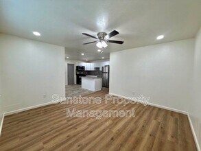 305 N Dogwood St in Owasso, OK - Foto de edificio - Building Photo